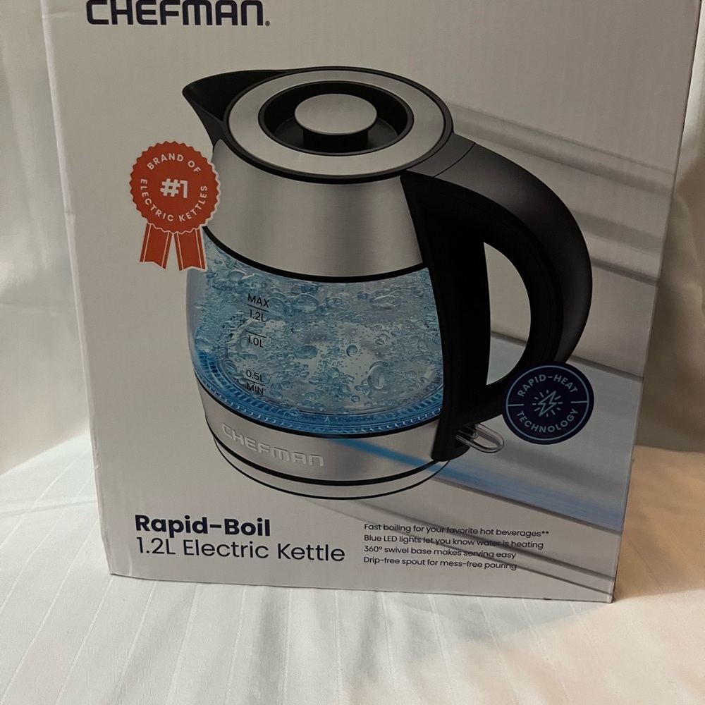Chefman Black and Silver Rapid-Boil Electric Kettle